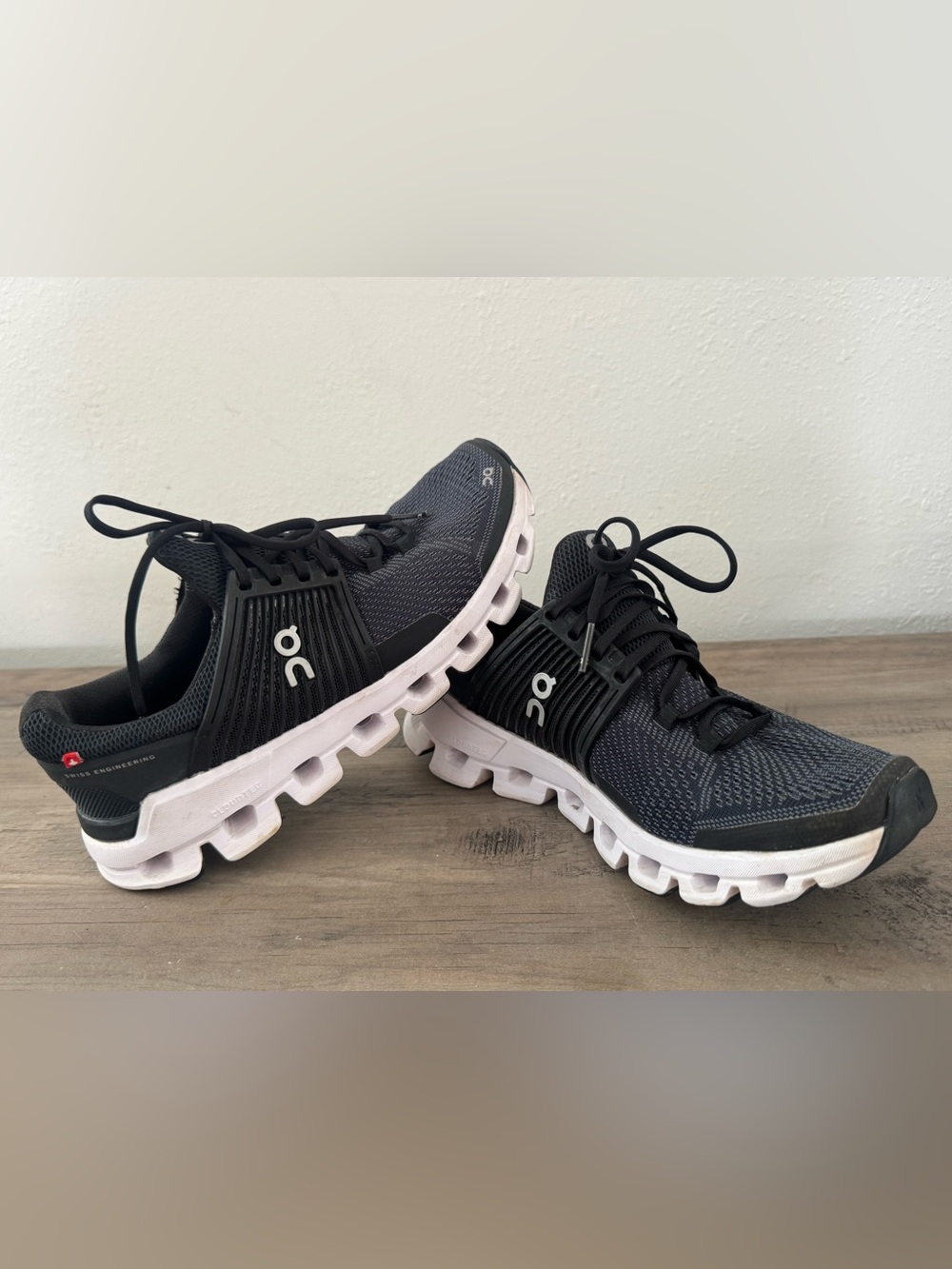 On Women's Cloudswift Shoes in Black/Rock